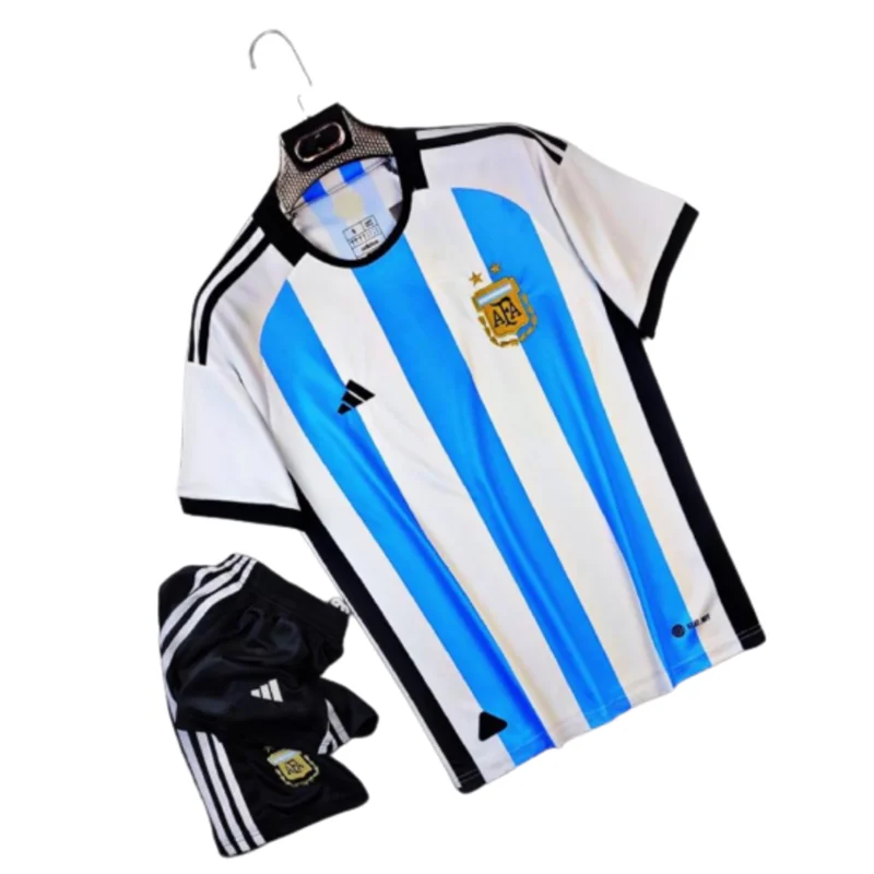 کیت و شورت اول آرژانتین ورژن جام جهانی ۲۰۲۲
